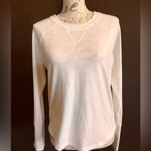 Evereve Ivory Long Sleeve T in Small